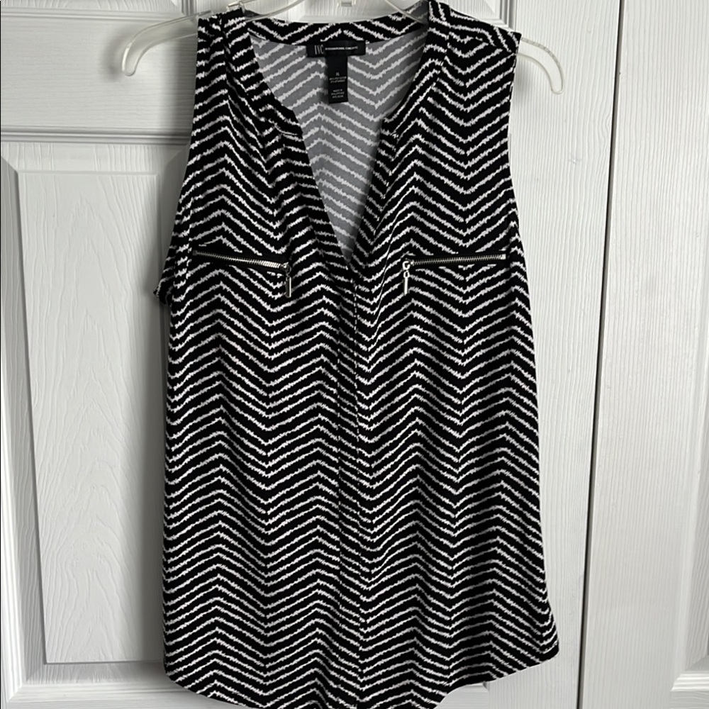 Women's Black and White Chevron Top